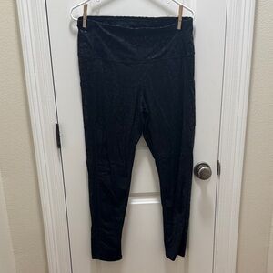 High-Waist Black Leggings with Side Pockets